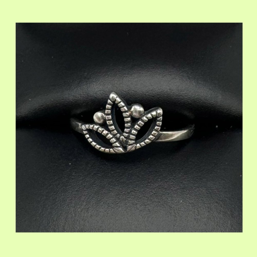Vintage 925 Sterling Silver Lotus Ring